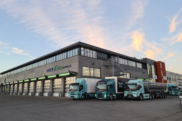 Illustration de l'offre job pour Truck And Bus Service
